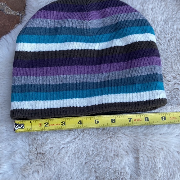 Women's Carhartt Purple Brown Striped Beanie Hat With Fleece Lining - Picture 6 of 6